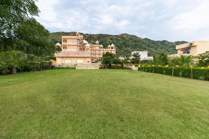 Traavista Aravali Mahal