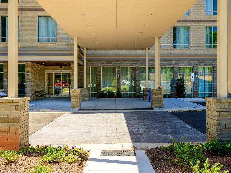 Courtyard By Marriott Raleigh Cary Crossroads image
