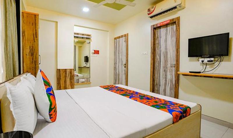 Fabhotel Happy Stay image