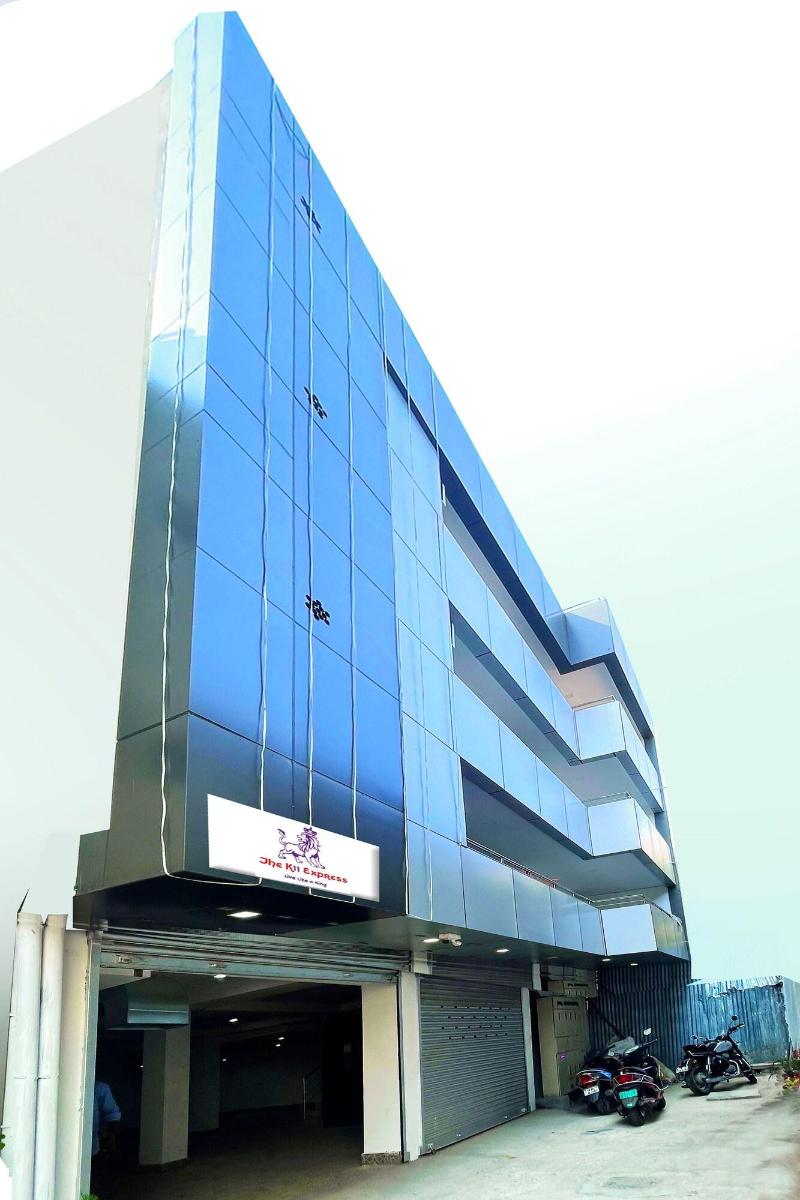 K11 Express Opp Express Avenue image