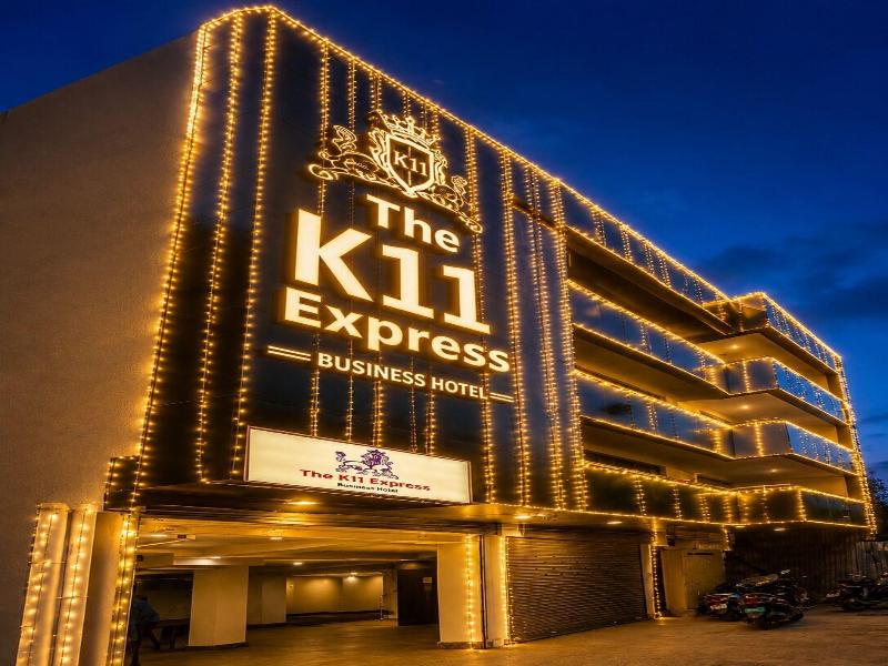 K11 Express Opp Express Avenue image