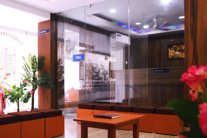 K11 Express Opp Express Avenue image