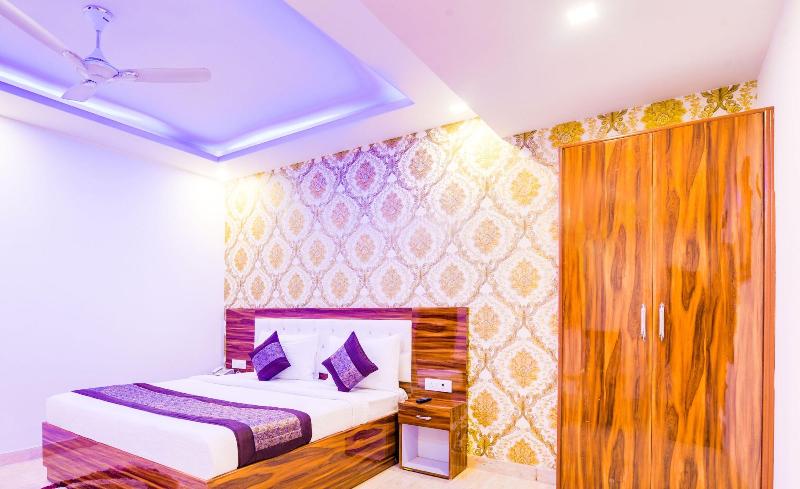 Hotel Fabulous At Delhi Airport image