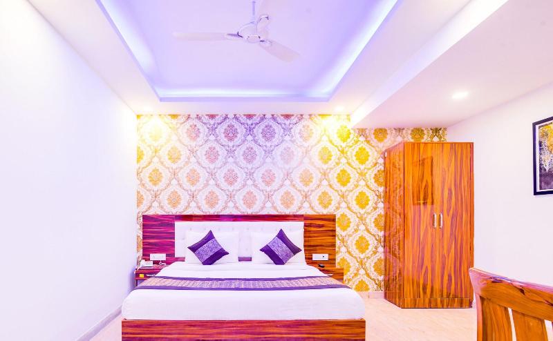 Hotel Fabulous At Delhi Airport image