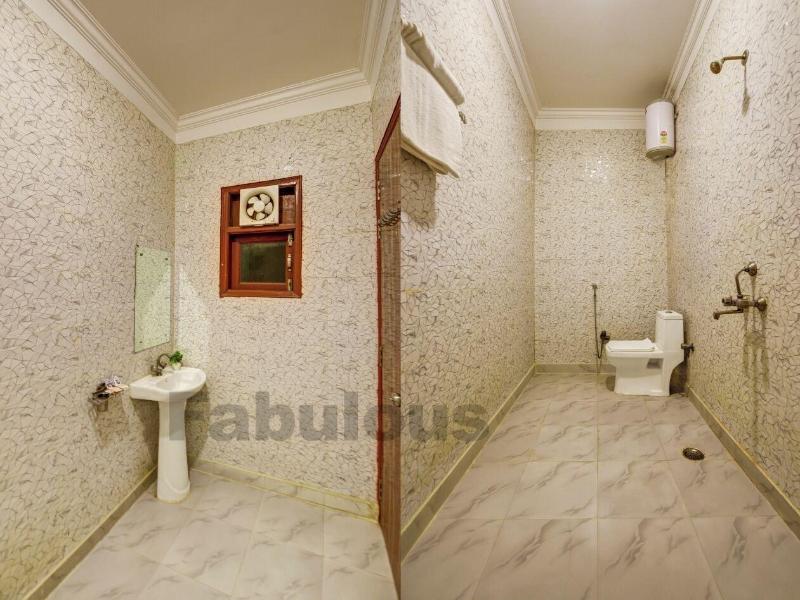 Hotel Fabulous At Delhi Airport image