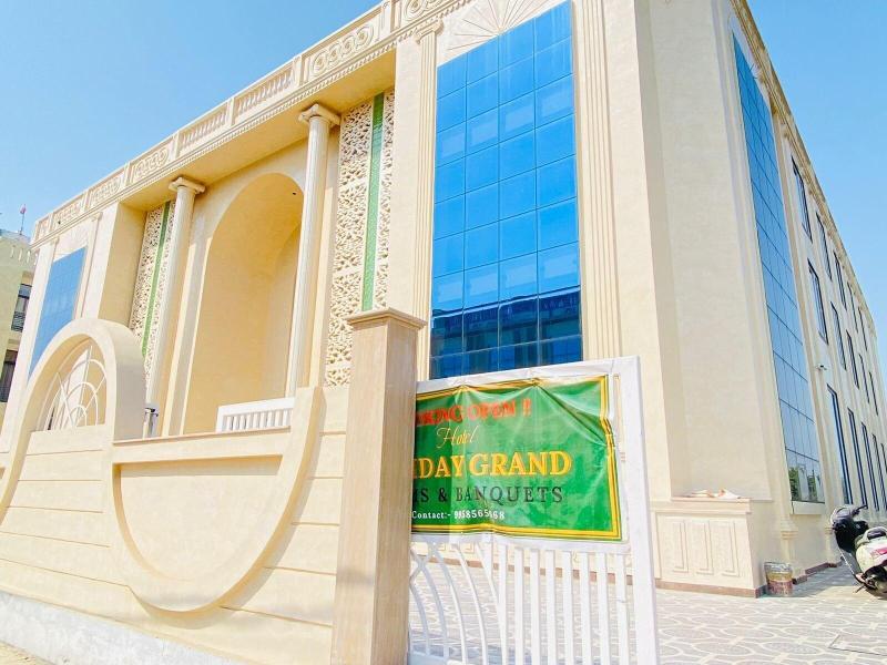 Hotel Holiday Grand Near Expo Mart image