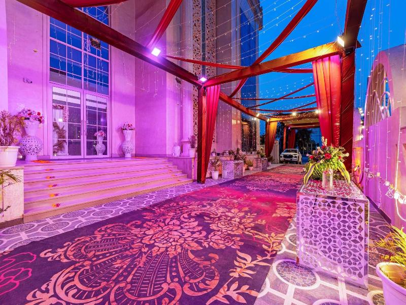 Hotel Holiday Grand Near Expo Mart image