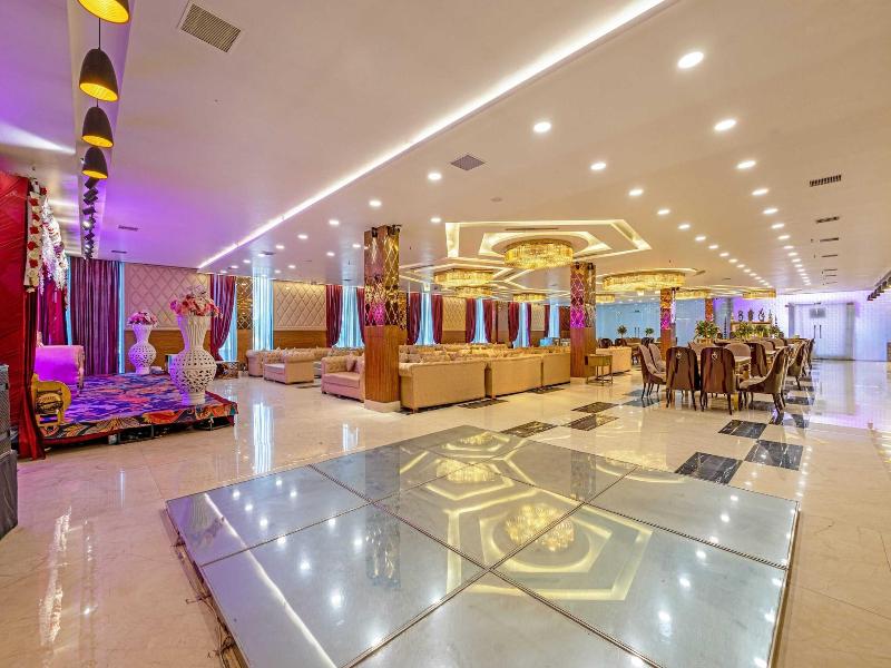 Hotel Holiday Grand Near Expo Mart image