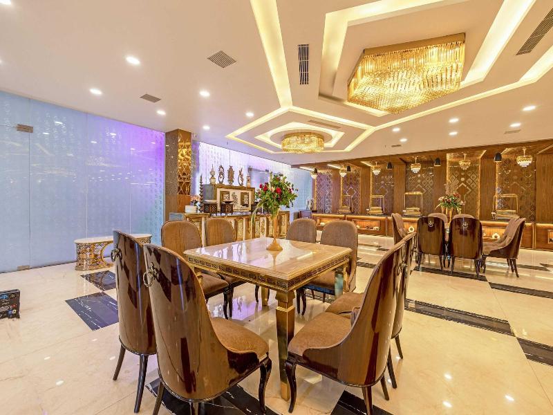 Hotel Holiday Grand Near Expo Mart image