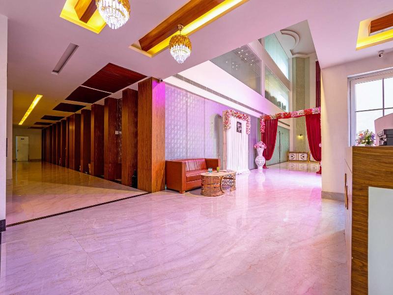 Hotel Holiday Grand Near Expo Mart image