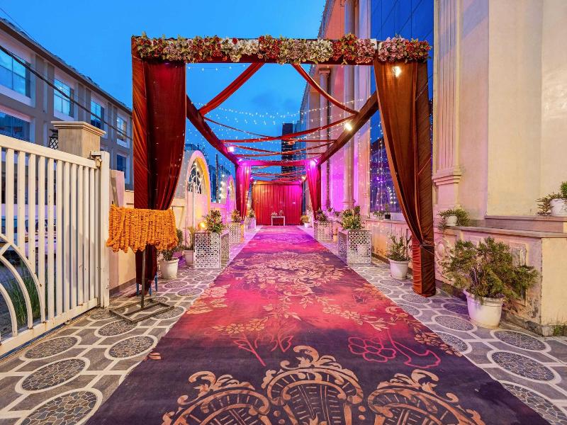 Hotel Holiday Grand Near Expo Mart image