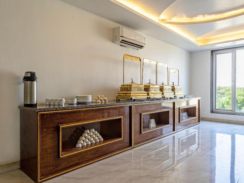 Hotel Holiday Grand Near Expo Mart image