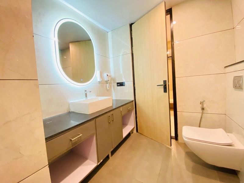 Hotel Holiday Grand Near Expo Mart image