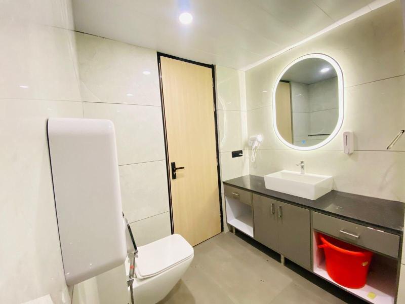 Hotel Holiday Grand Near Expo Mart image