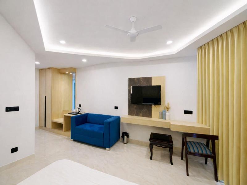 Hotel Holiday Grand Near Expo Mart image