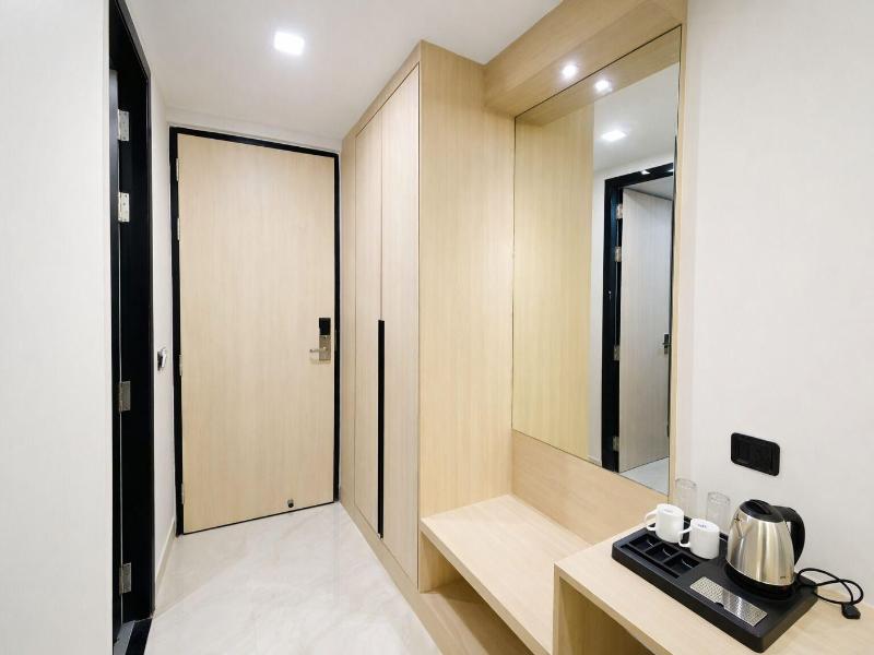 Hotel Holiday Grand Near Expo Mart image