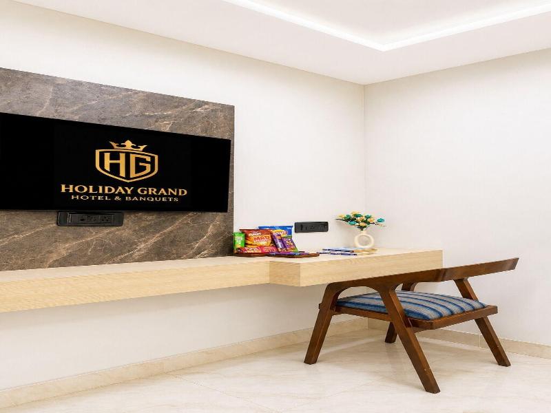 Hotel Holiday Grand Near Expo Mart image
