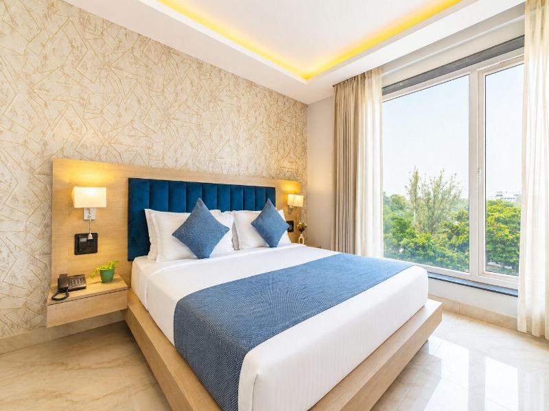 Hotel Holiday Grand Near Expo Mart image