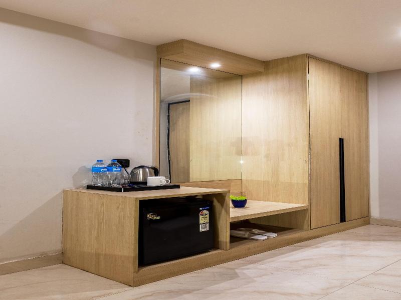 Hotel Holiday Grand Near Expo Mart image