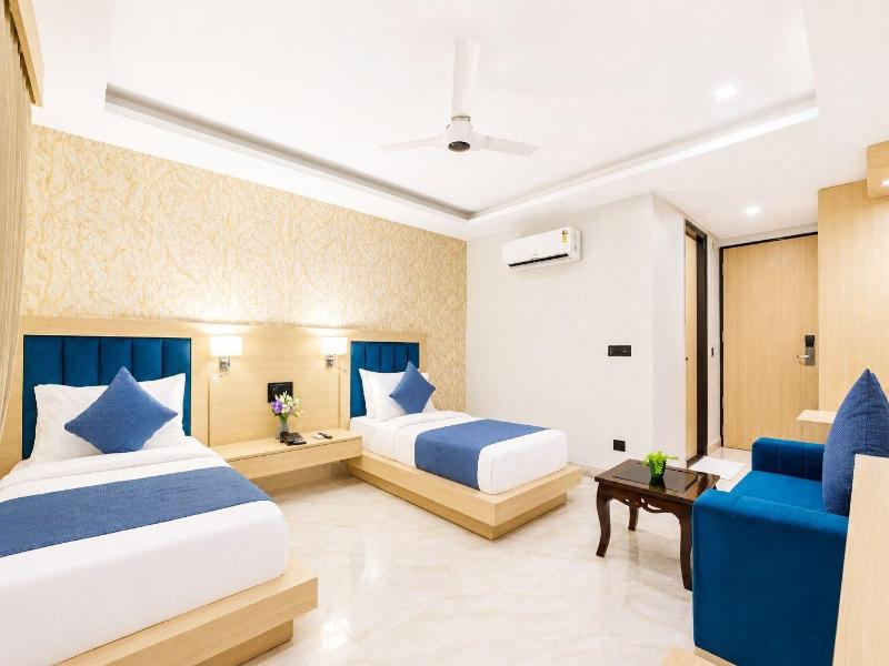 Hotel Holiday Grand Near Expo Mart image