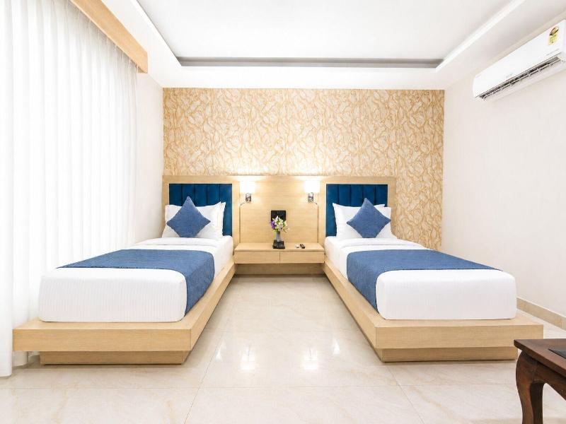 Hotel Holiday Grand Near Expo Mart image
