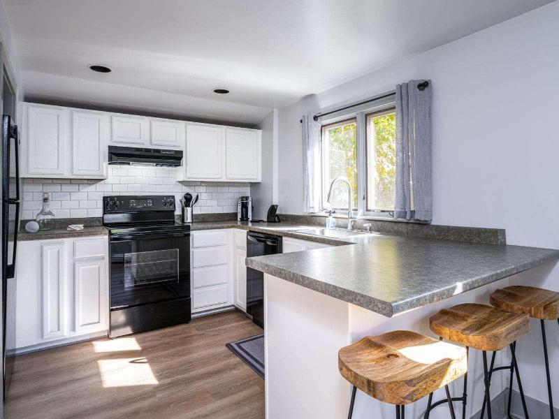 Riverhouse by Weekender image