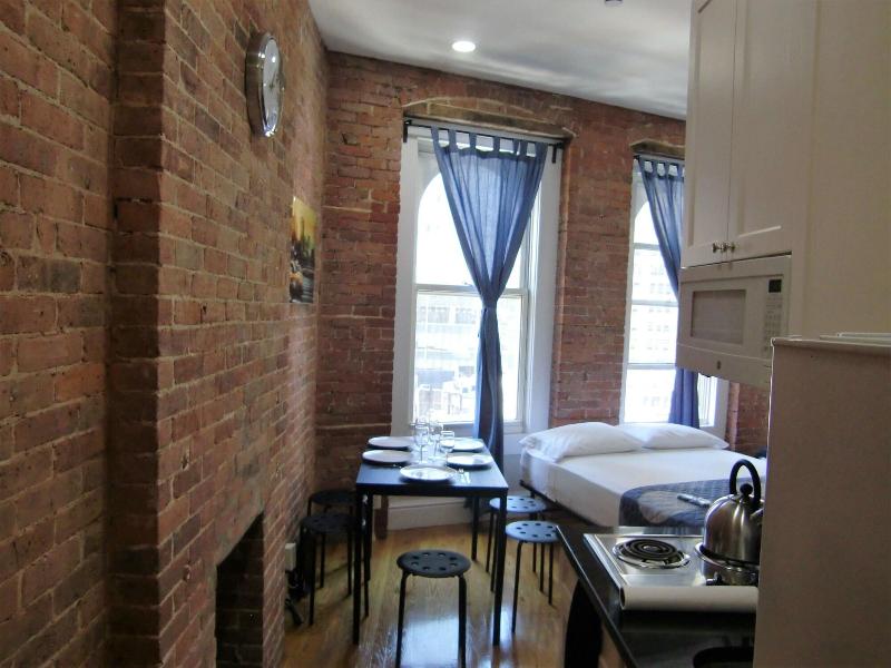 Studios Midtown Manhattan image