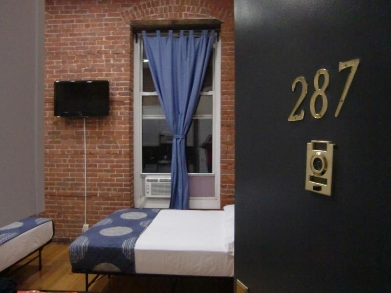 Studios Midtown Manhattan image