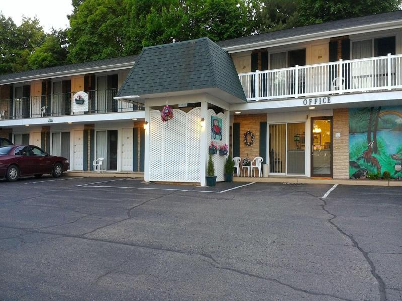 Brentwood Motor Inn image