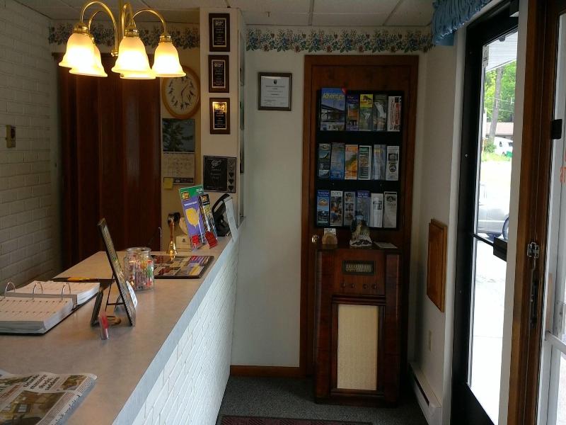 Brentwood Motor Inn image