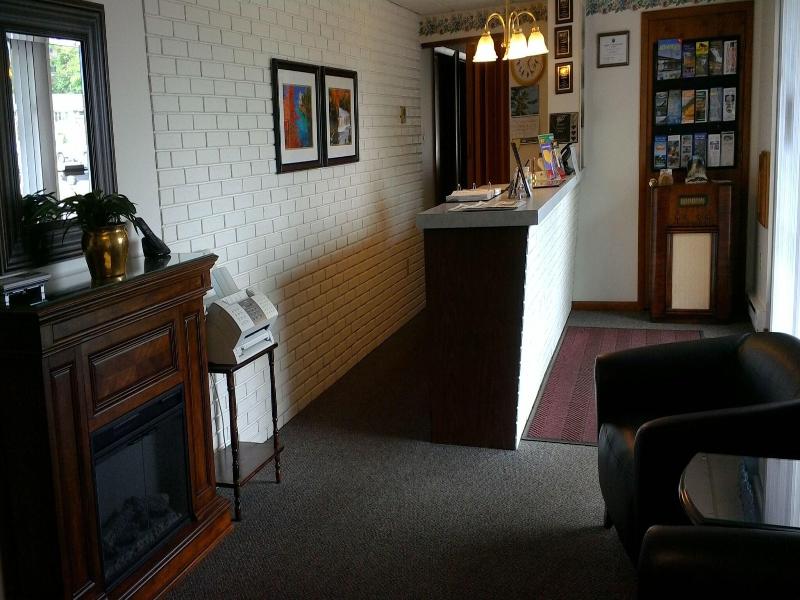 Brentwood Motor Inn image