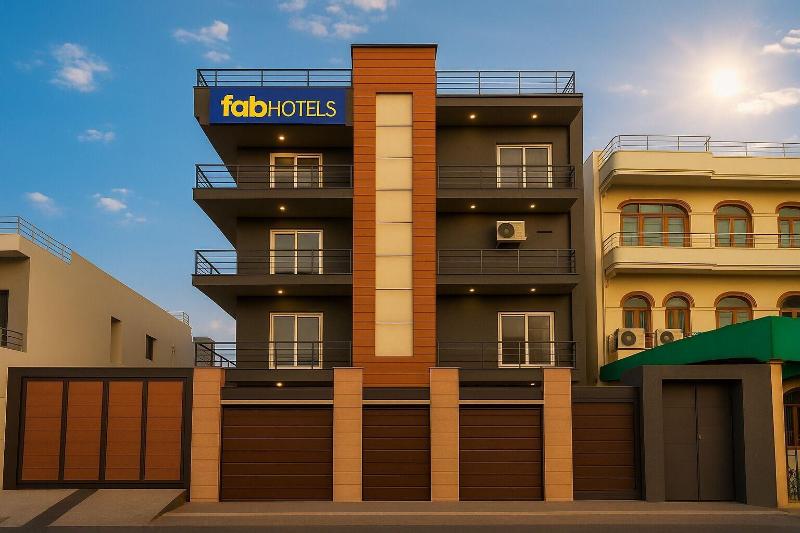 Fabhotel F9 H Block Sector 51 image