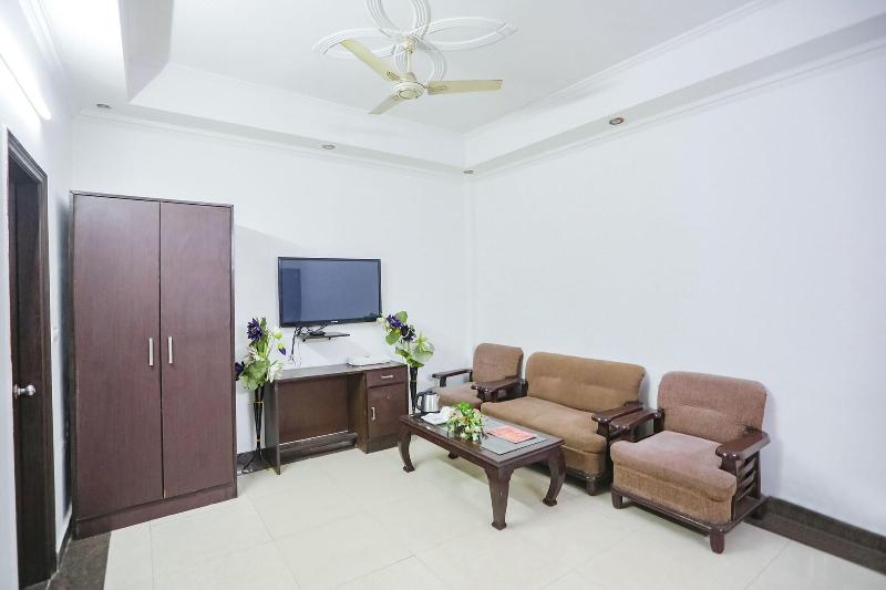 Fabhotel F9 H Block Sector 51 image