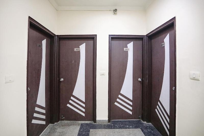 Fabhotel F9 H Block Sector 51 image