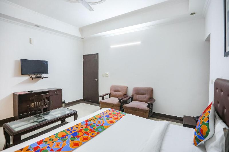 Fabhotel F9 H Block Sector 51 image
