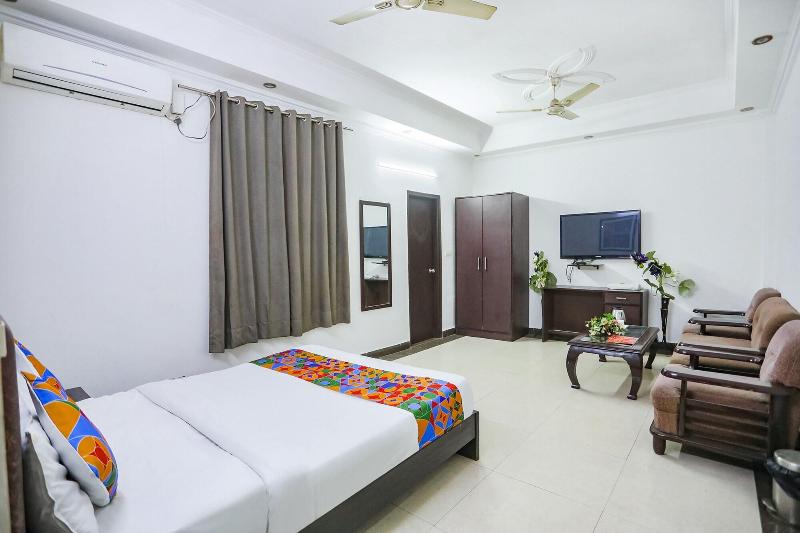 Fabhotel F9 H Block Sector 51 image