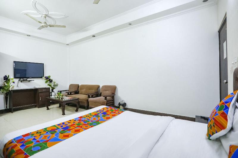 Fabhotel F9 H Block Sector 51 image
