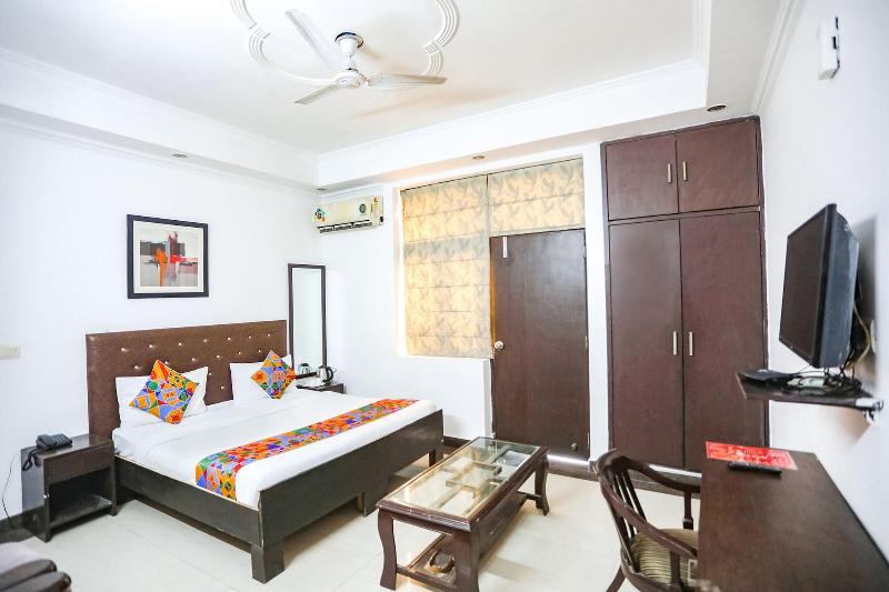 Fabhotel F9 H Block Sector 51 image