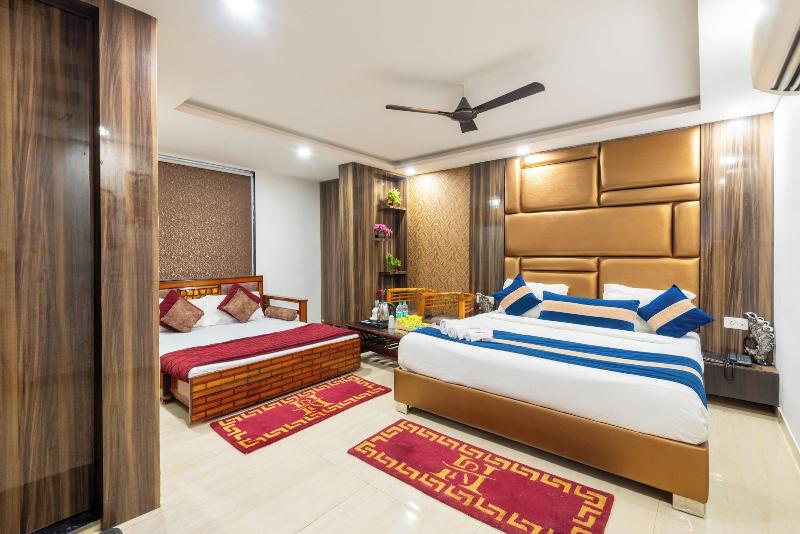 Hotel Royal Inn Igi image