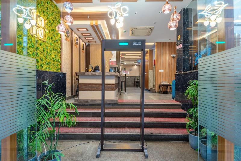 Hotel Royal Inn Igi image