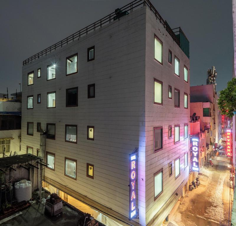 Hotel Royal Inn Igi image