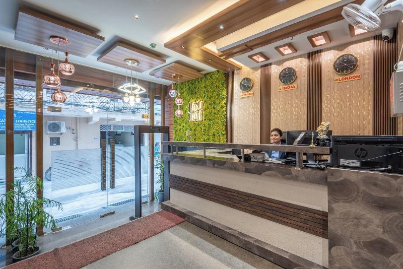 Hotel Royal Inn Igi image