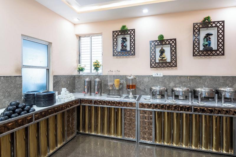 Hotel Royal Inn Igi image