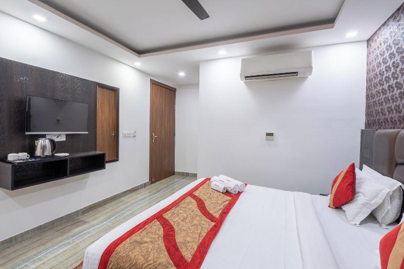 Hotel Royal Inn Igi image