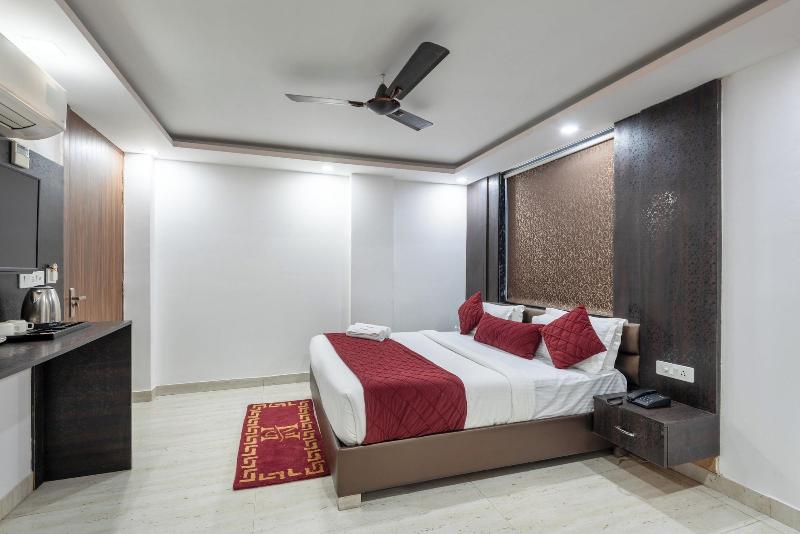 Hotel Royal Inn Igi image