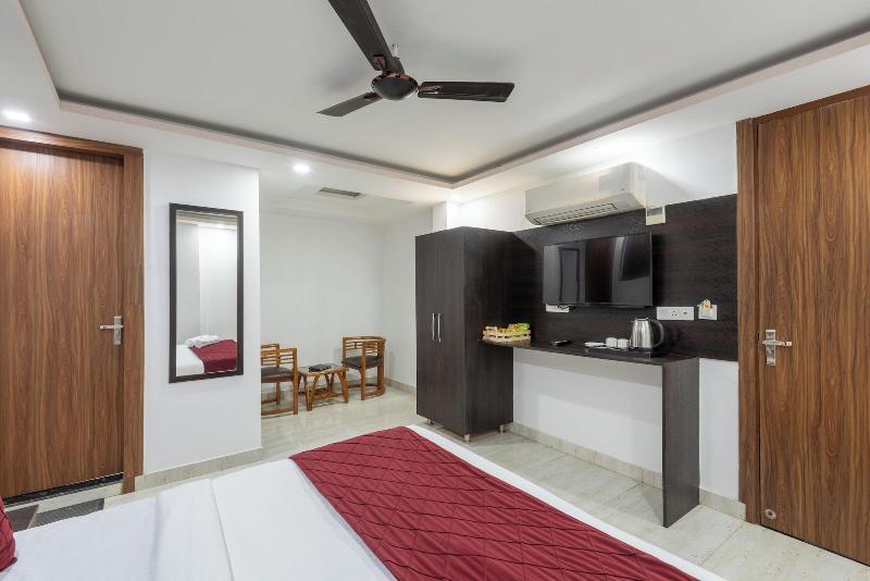 Hotel Royal Inn Igi image