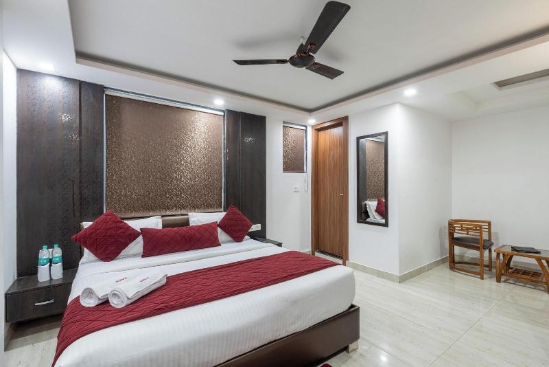 Hotel Royal Inn Igi image