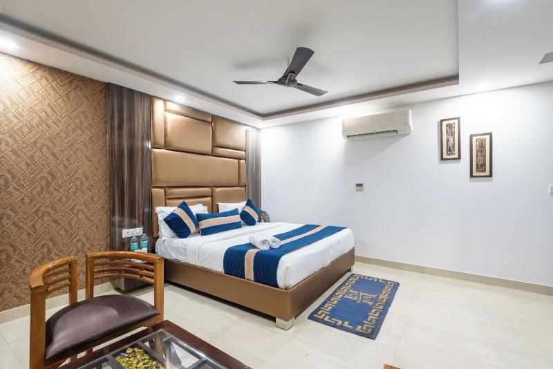 Hotel Royal Inn Igi image