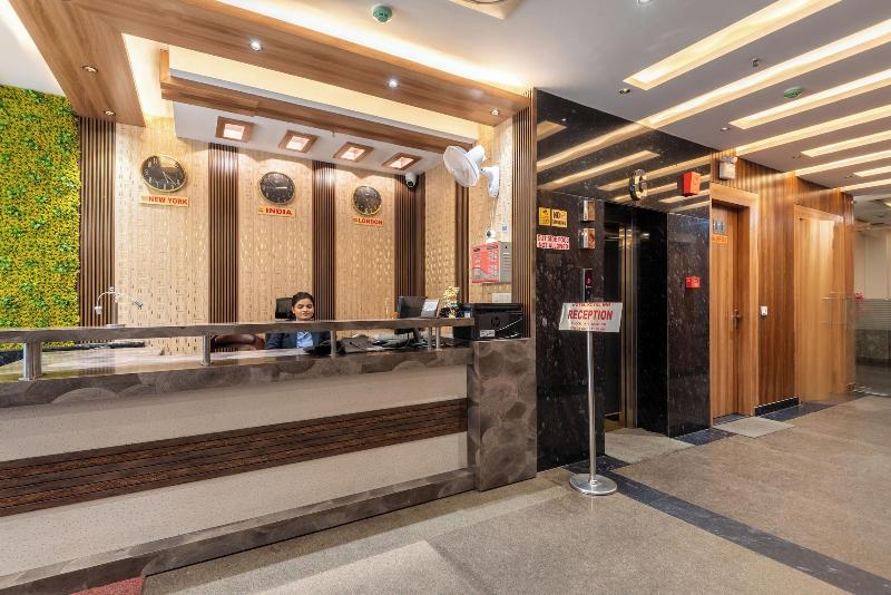 Hotel Royal Inn Igi image