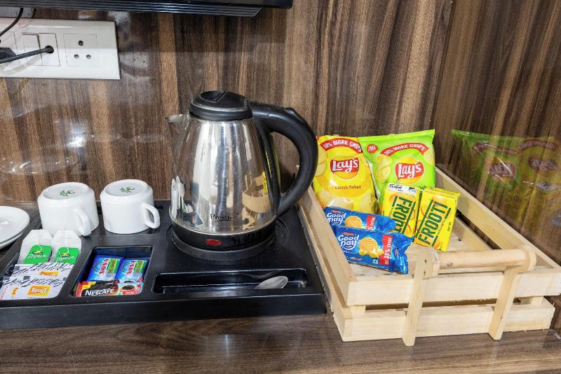Hotel Royal Inn Igi image